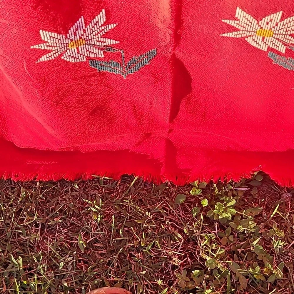 Christmas Tablecloth Red Embroidered‎ Needlepoint Vintage Rectangular